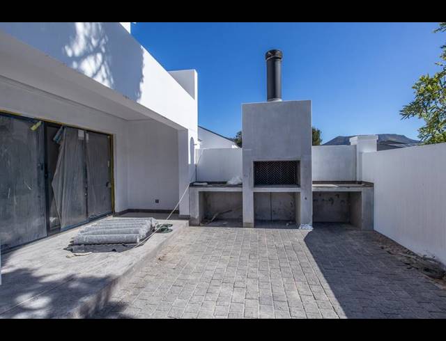 3 BEDROOM PROPERTY TO RENT IN MEADOWRIDGE
